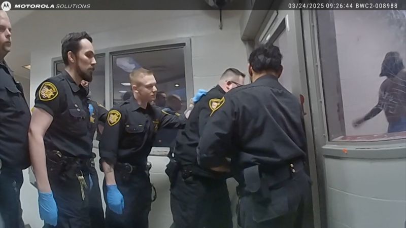 https://media.cnn.com/api/v1/images/stellar/prod/112179-ohiojailhomicide-00-00-04-00-still001.jpg?c=16x9&q=w_800,c_fill