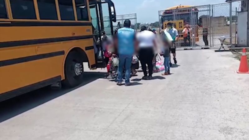 38 migrants land in Honduras after voluntarily deporting themselves