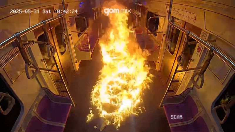 Suspect lights fire on packed Seoul subway Suspect lights fire on packed Seoul subway