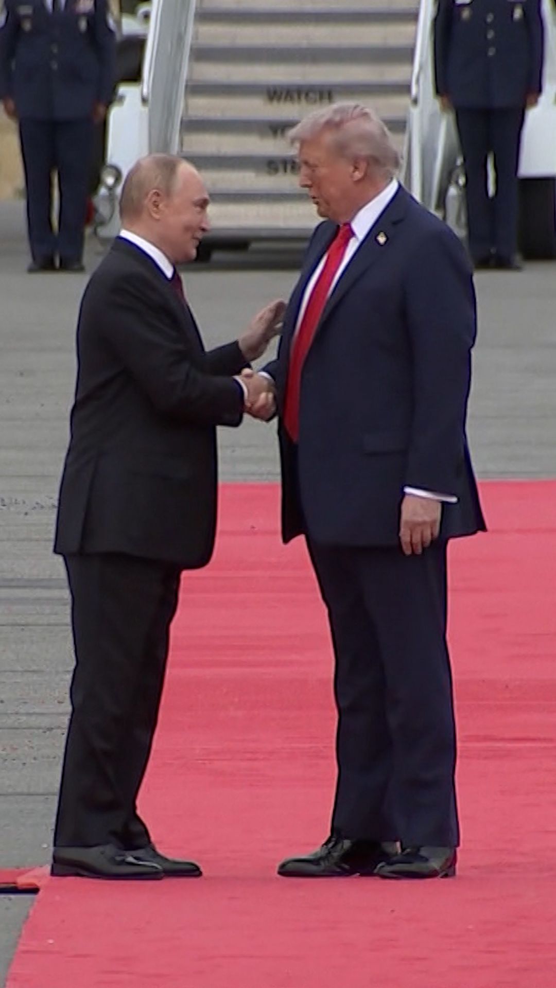113498_TrumpPutinWrapClean.jpg