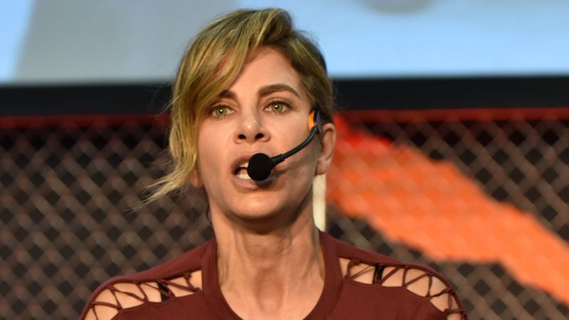 https://media.cnn.com/api/v1/images/stellar/prod/113551-jillianmichaelsclean.jpg?c=16x9&q=w_800,c_fill