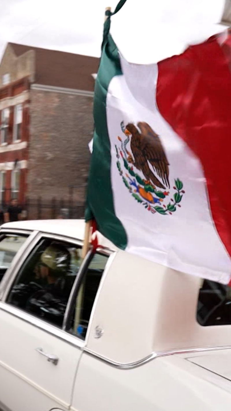 Mexican Independence Day Parade marches on in Chicago despite ICE