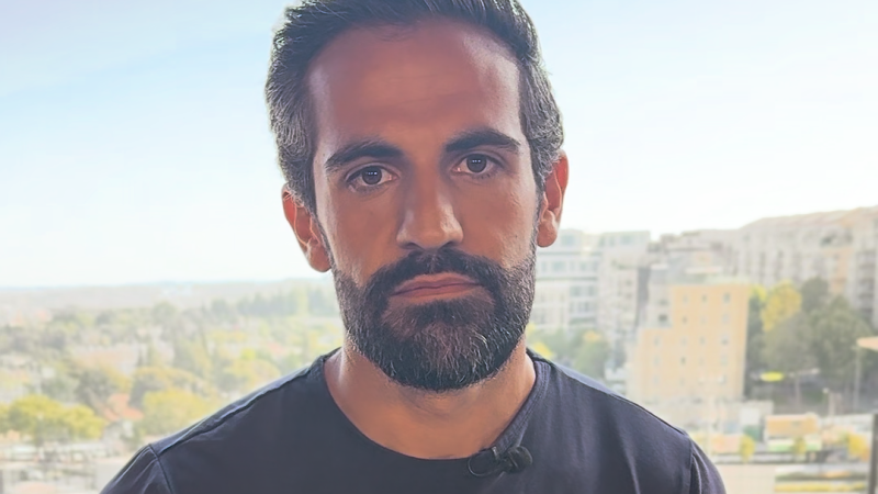 https://media.cnn.com/api/v1/images/stellar/prod/113897-diamonddohatalks-thumb.png?c=16x9&q=w_800,c_fill