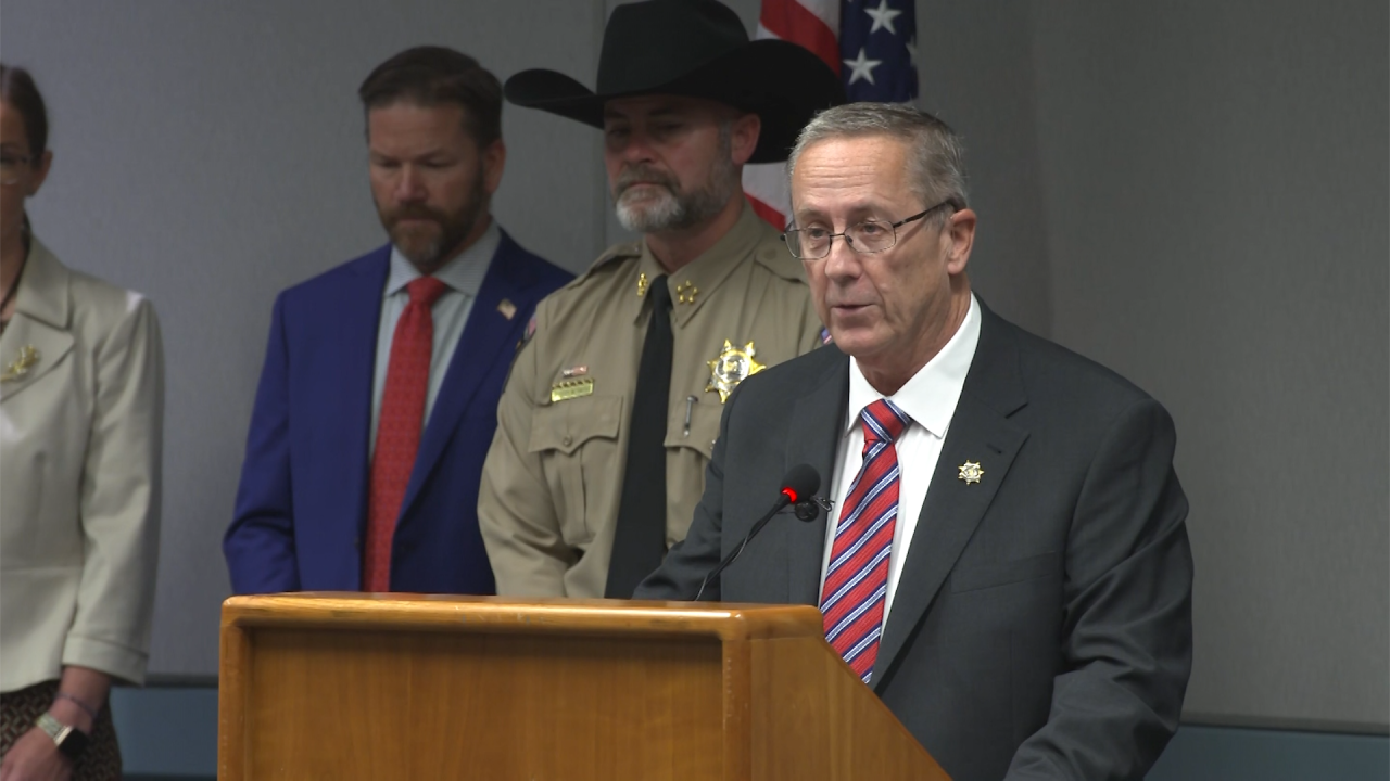 114009_kirk shooter texts 16x9 thumb digvid.png