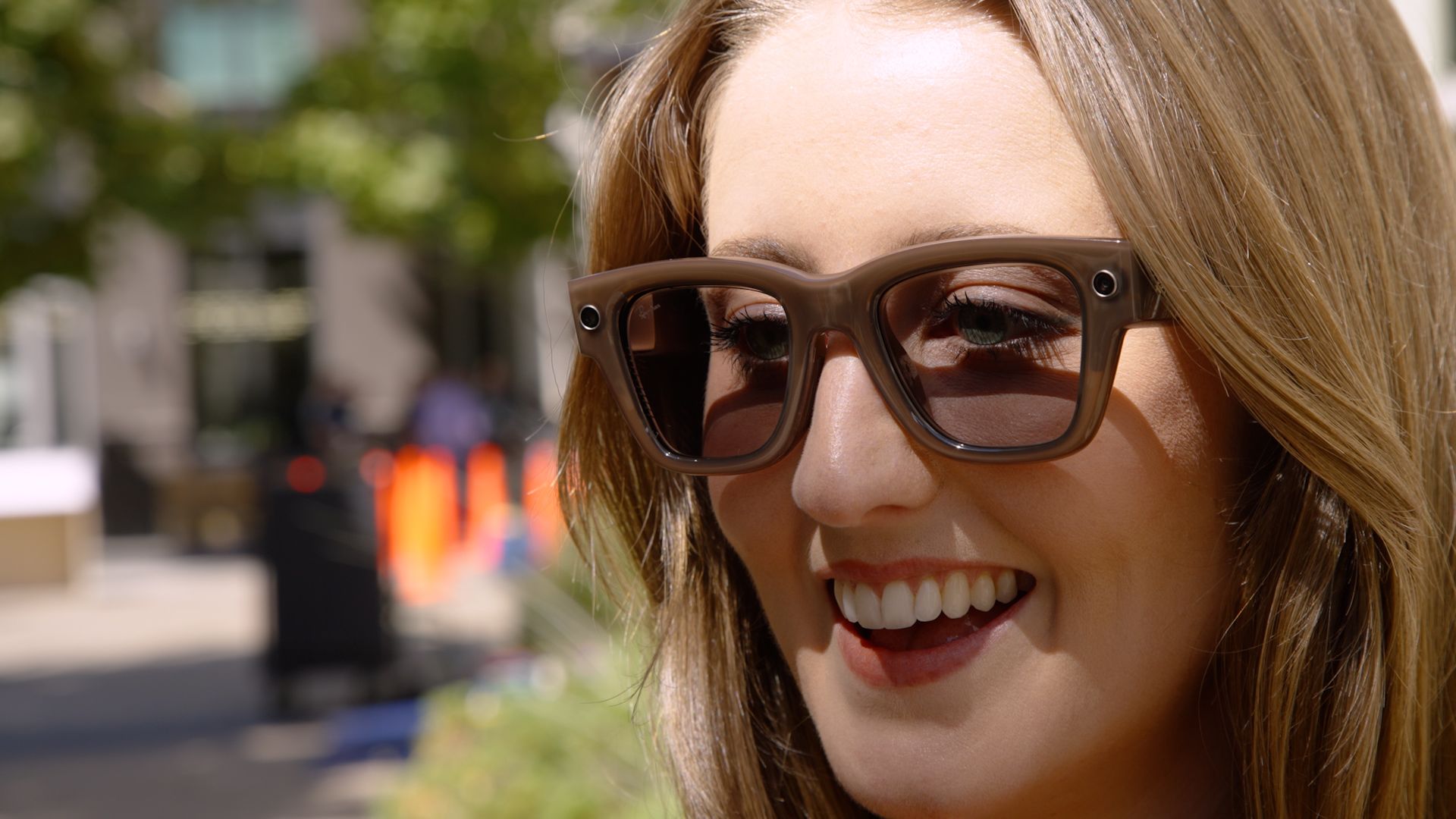 114032_Meta_Display V2.00_00_11_15.Still001.jpg