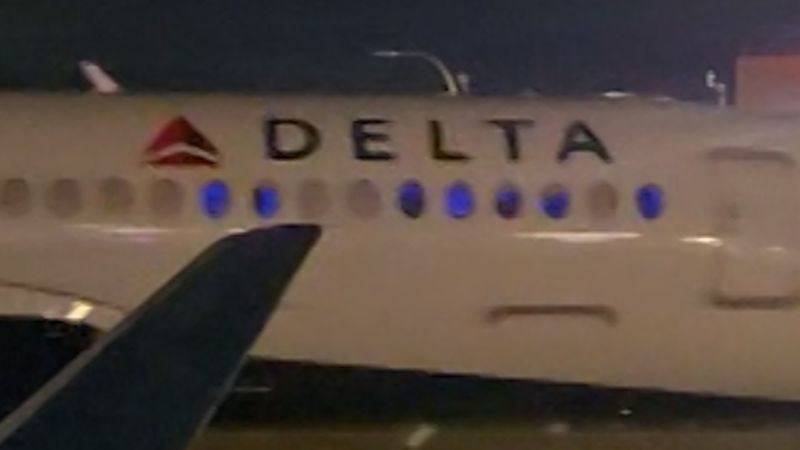 Video shows moment Delta jets collide