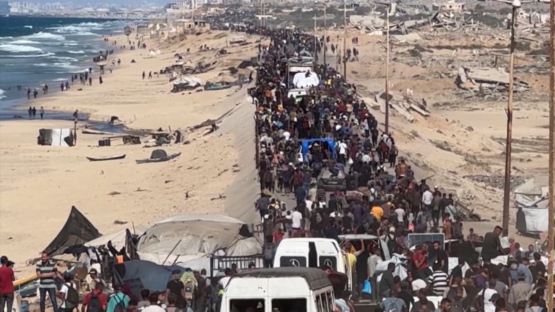 Thousands of displaced Palestinians return to north