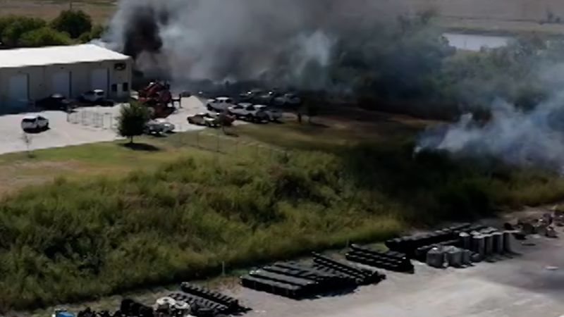https://media.cnn.com/api/v1/images/stellar/prod/114489-plane-crash-tx-vert-thumb.jpg?c=16x9&q=w_800,c_fill