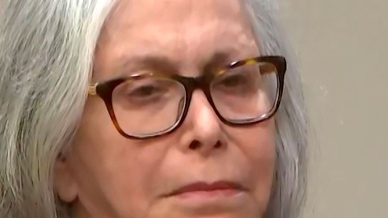 https://media.cnn.com/api/v1/images/stellar/prod/114526-donna-adelson-sentencing-clean.jpg?c=16x9&q=w_800,c_fill
