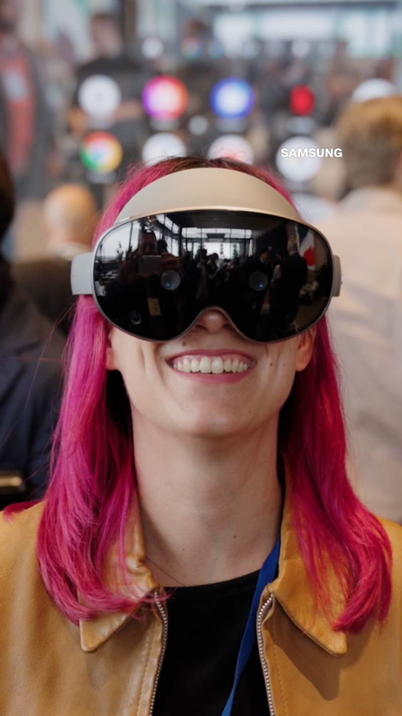 A first look at Samsung's Galaxy XR headset | CNN Business