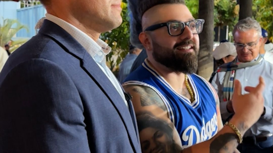 114810_Andy Scholes Dodgers_vrtc_clean.00_00_43_27.Still001.jpg