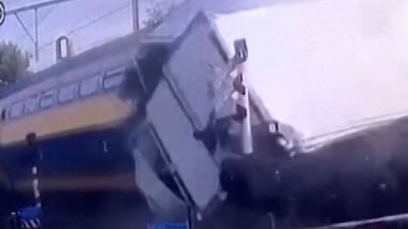 https://media.cnn.com/api/v1/images/stellar/prod/114924-netherlands-train-collision-vrtc-1-clean.jpg?c=16x9&q=w_800,c_fill