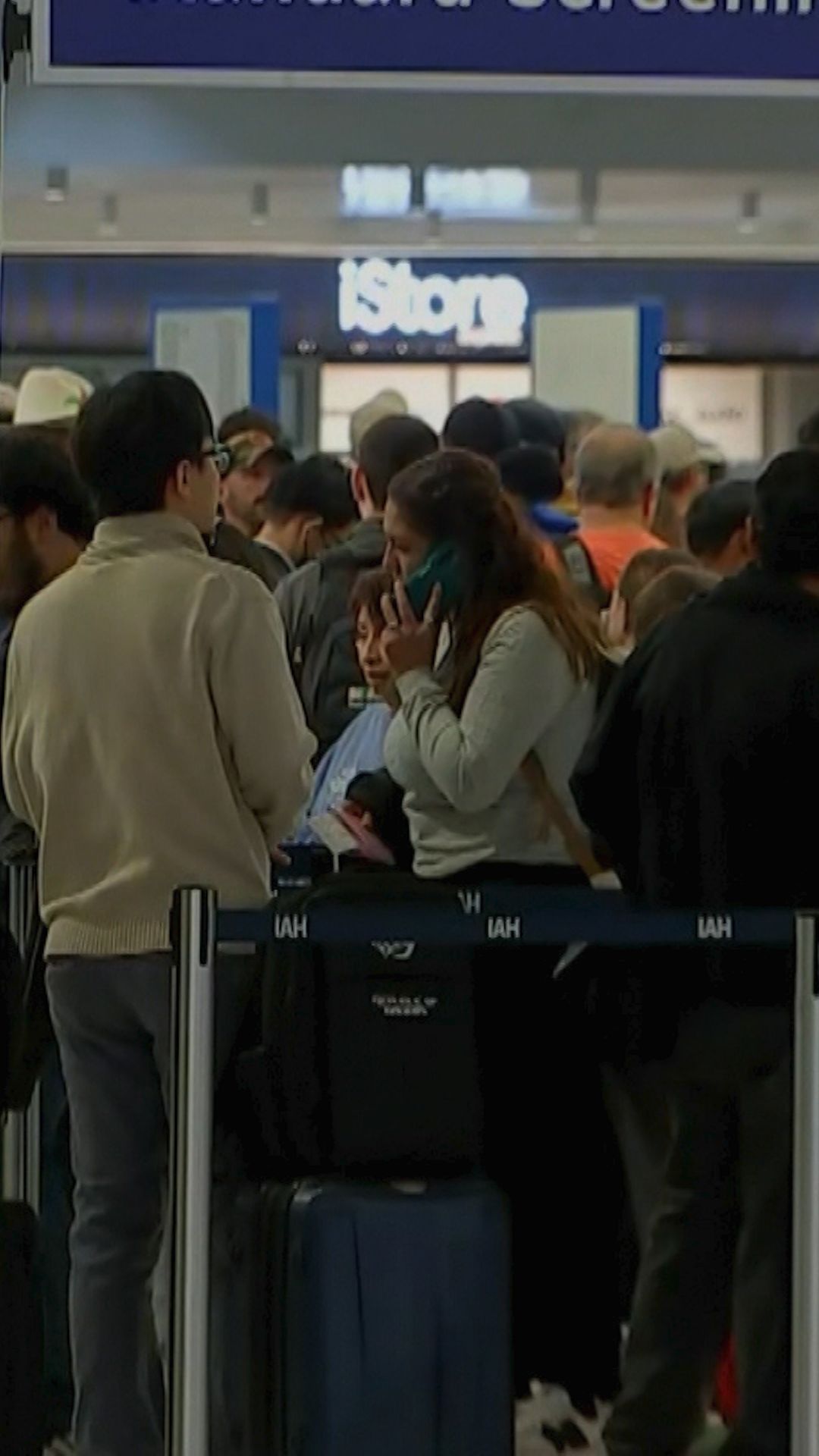 114950_Muntean_HoustonAirport_THUMB clean0.jpg