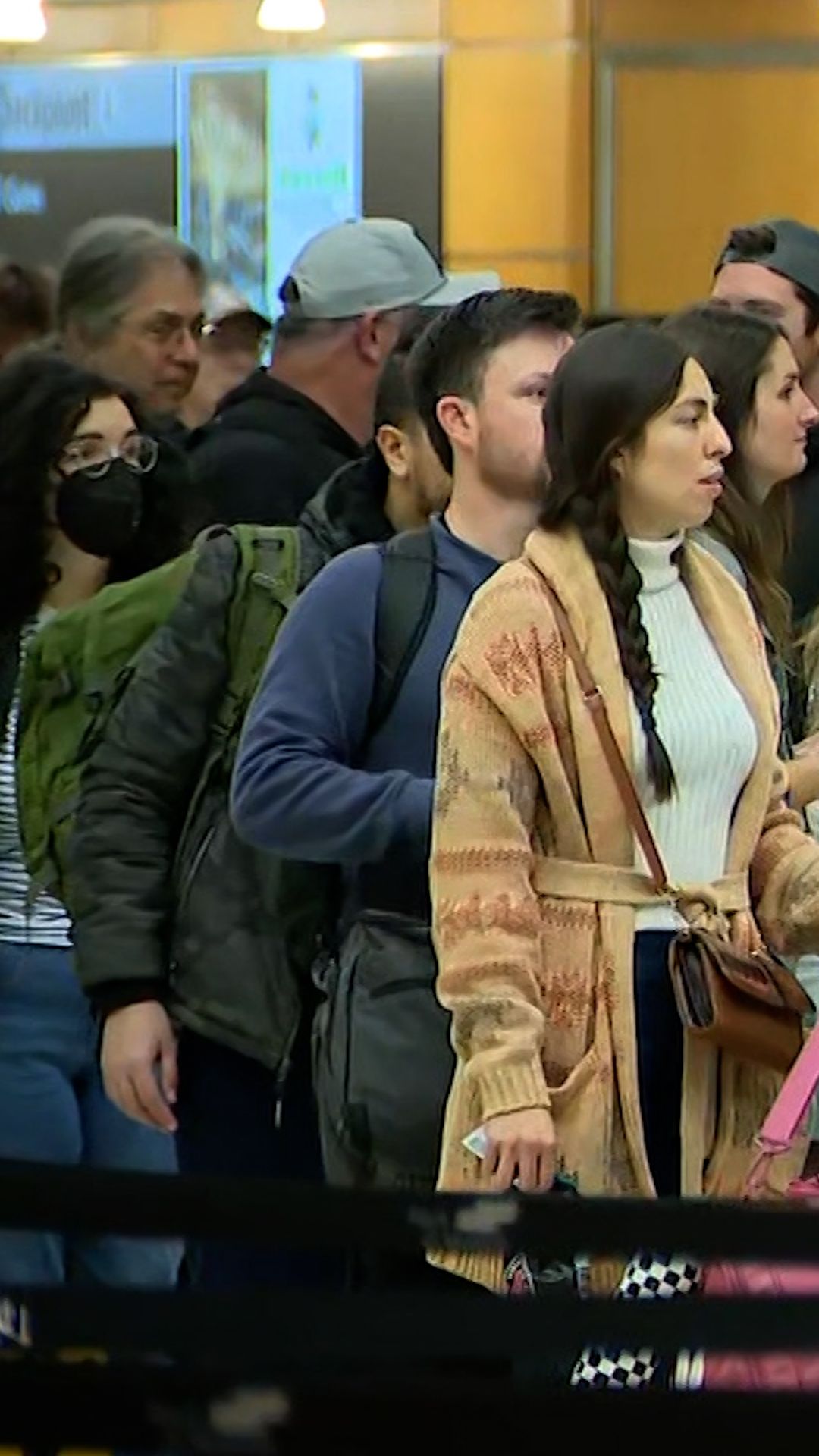 115022_Muntean_ReducedFlights_THUMB clean0.jpg