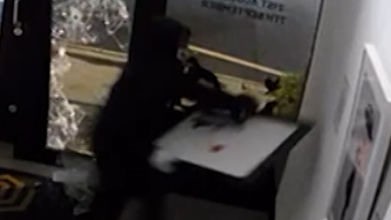 Watch: Newly-released video shows thief stealing Banksy’s ‘Girl with Balloon’ print