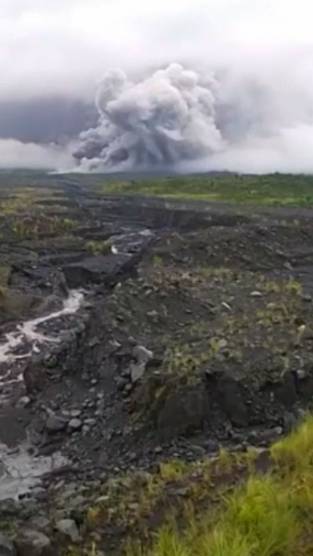 115312_Mount Semeru eruption-vrtc.jpg