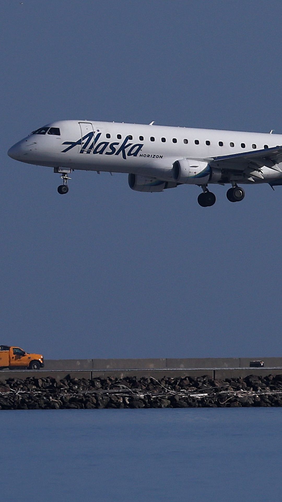 115662_AlaskaAirlinesAudio thumb vrtc clean.jpg