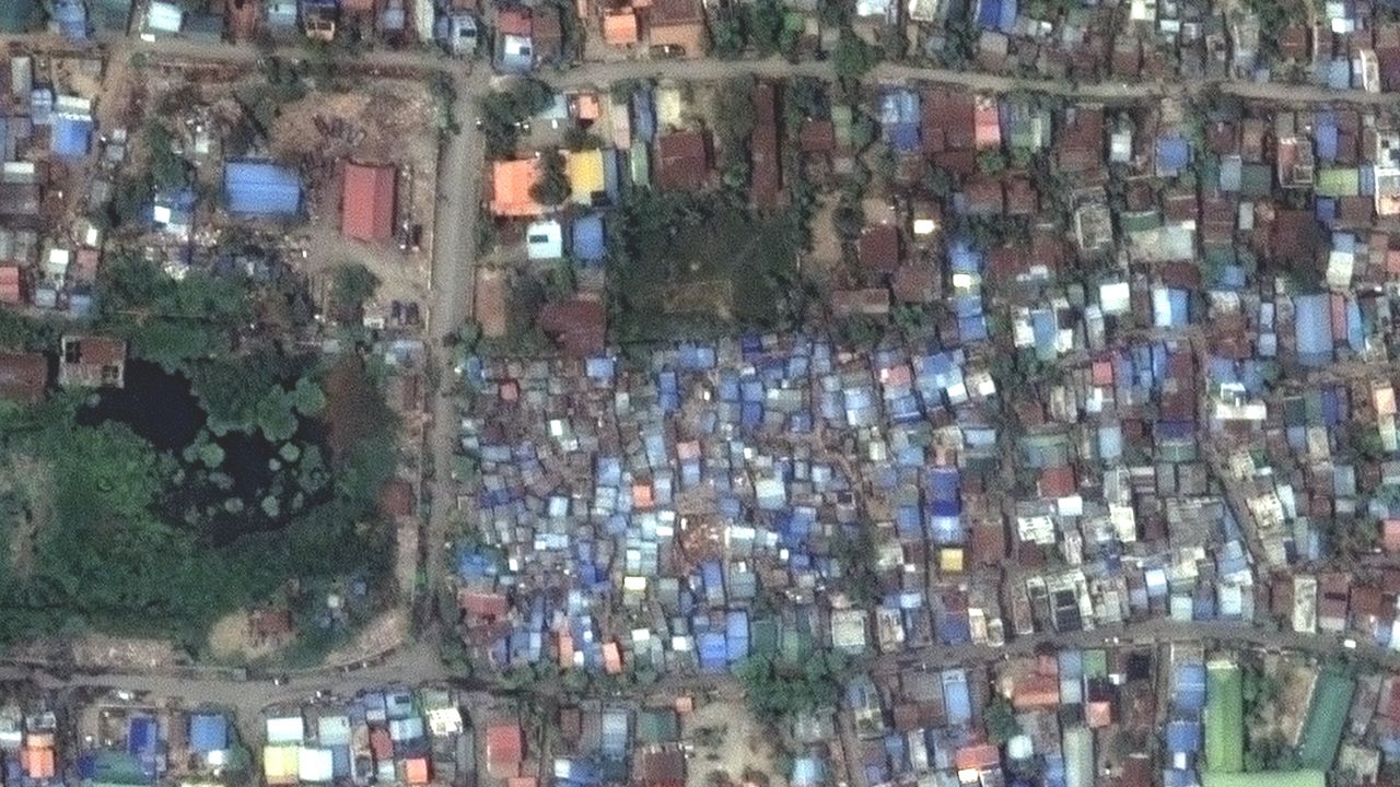 12_before-quake_shacks-and-buildings_-mandalay-myanmar_23march2025_wv2.jpg