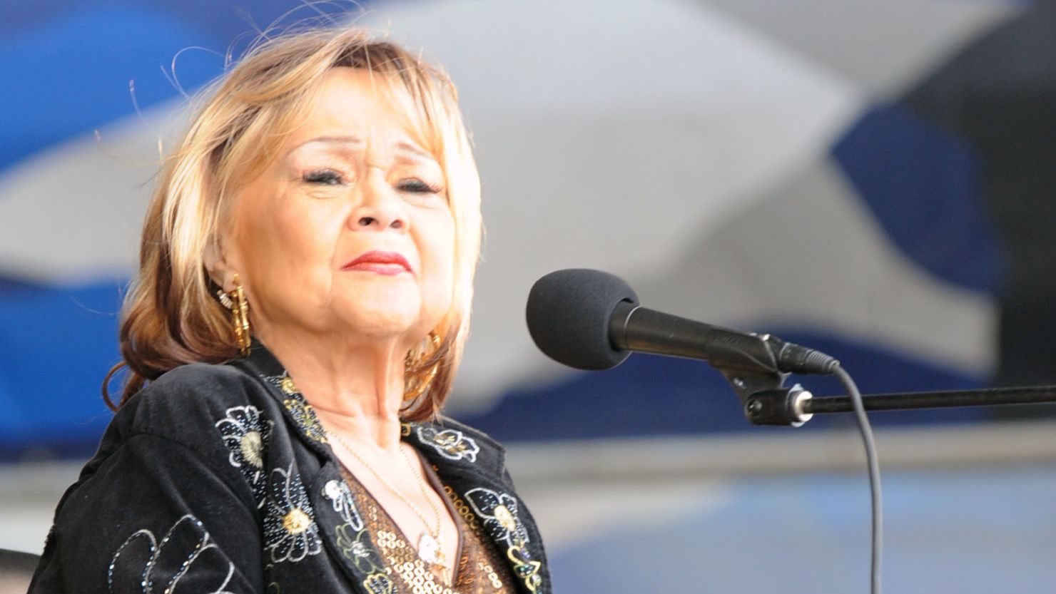 Singer Etta James is battling the final stages of terminal leukemia, as well as dementia.     
