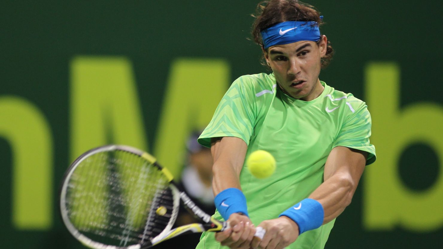Rafael Nadal lost just four games as he reached the quarterfinals of the Qatar Open.