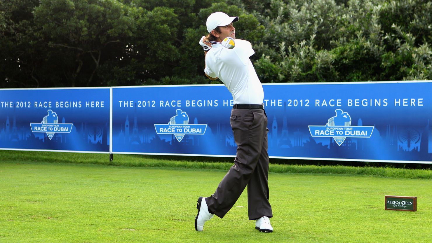Thomas Aiken has started the 2012 Race to Dubai in fine form with an opening 64 at the Africa Open.