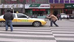 china traffic man_00004825