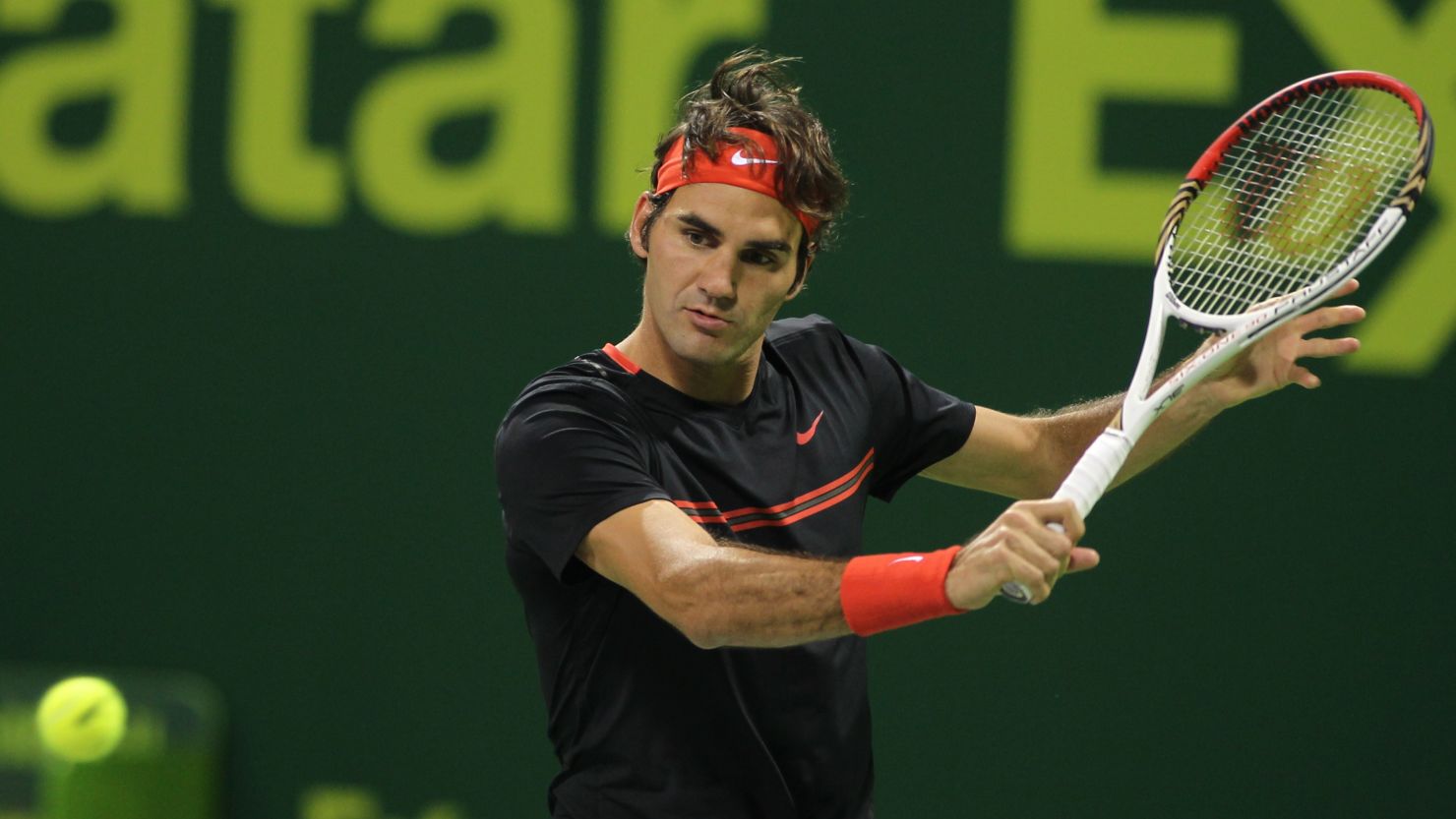 Roger Federer was made to battle by Andreas Seppi before reaching the semifinals of the Qatar Open.