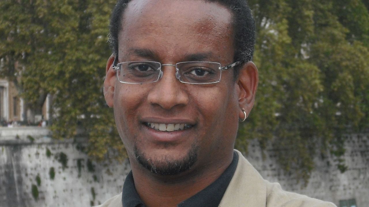 Vincent Warren