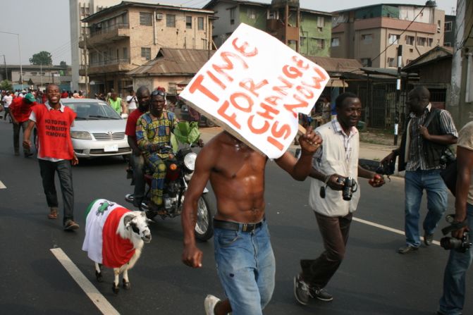 A Nigerian protester calls for change