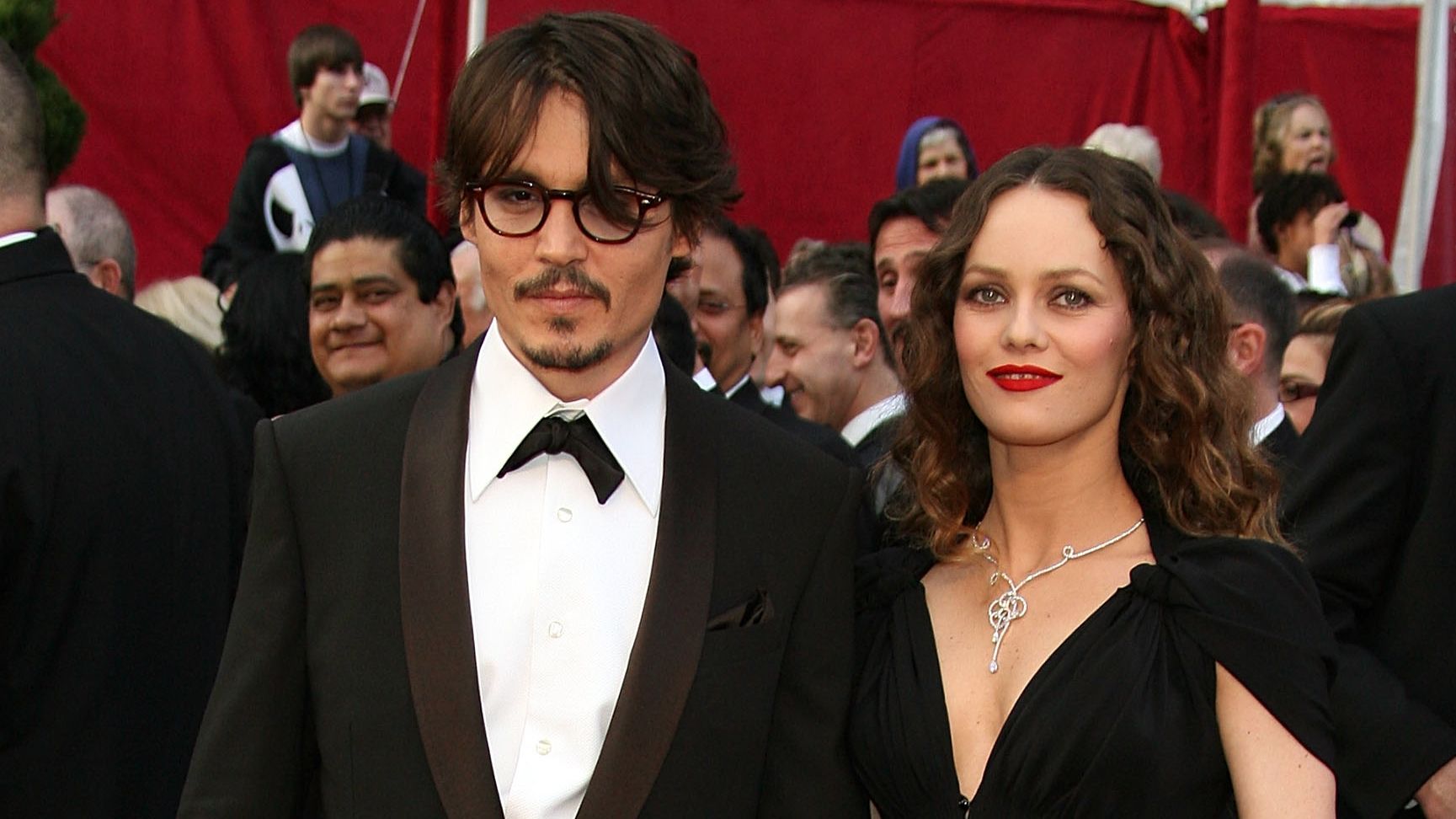 Some in Johnny Depp and Vanessa Paradis' circle say the couple of nearly 14 years have already split.