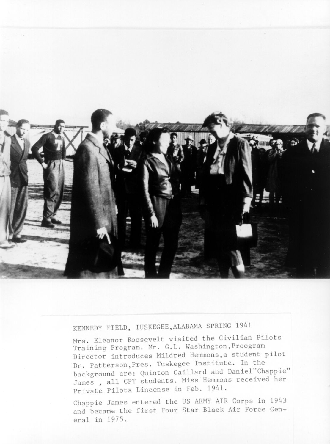 In March 1941 in Tuskegee, Mildred Hemmons met Eleanor Roosevelt, whose support helped bolster the program.