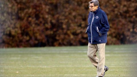 Penn State University head football coach Joe Paterno watches his team during practice on November 9, 2011, in State College, Pennsylvania. 