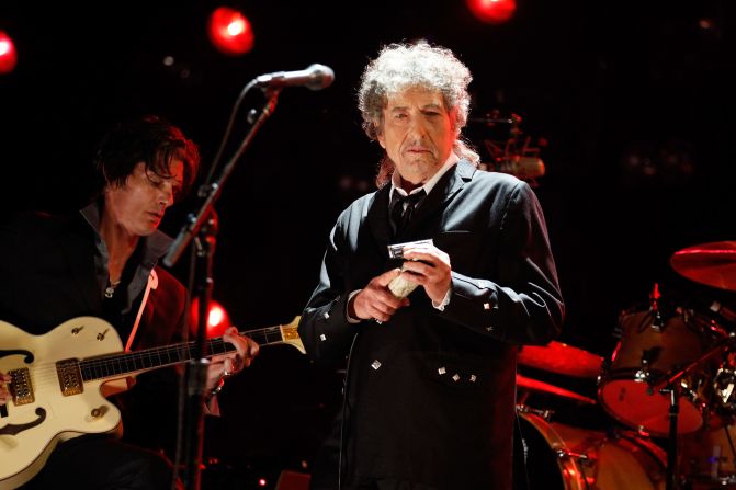 There have been questions as to whether Bob Dylan was telling the truth when<a href="index.php?page=&url=http%3A%2F%2Fwww.rollingstone.com%2Fmusic%2Fnews%2Fbob-dylan-admits-heroin-addiction-in-newly-released-1966-interview-20110523" target="_blank" target="_blank"> he reportedly told a journalist in 1966 that he had kicked a $25-a-day heroin habit</a>, but, according to Rolling Stone, he had a period during his 1966 tour where he used "huge amounts" of amphetamines. 