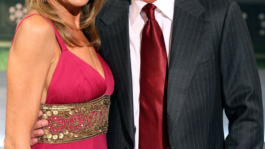 Host Pat Sajak (R) and co-host Vanna White pose for photos during a taping of 'Wheel Of Fortune Celebrity Week' celebrating the television game show's 25th anniversary at Radio City Music Hall on September 29, 2007 in New York City