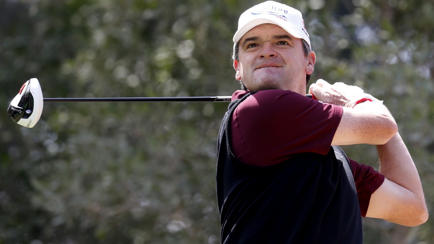 Things are looking up for Scotland's Paul Lawrie after a second-round 67 secured the lead at the Qatar Masters in Doha.