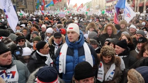 Billionaire candidate Mikhail Prokhorov (C), the only independent allowed to run (C), protests in Moscow on February 4.