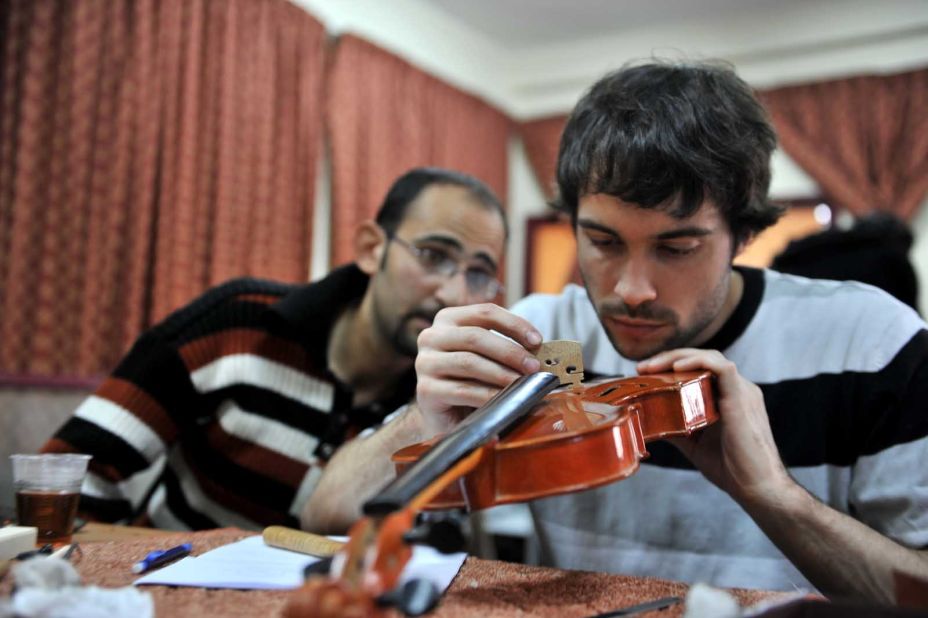 String instrument repair and maintainance workshop