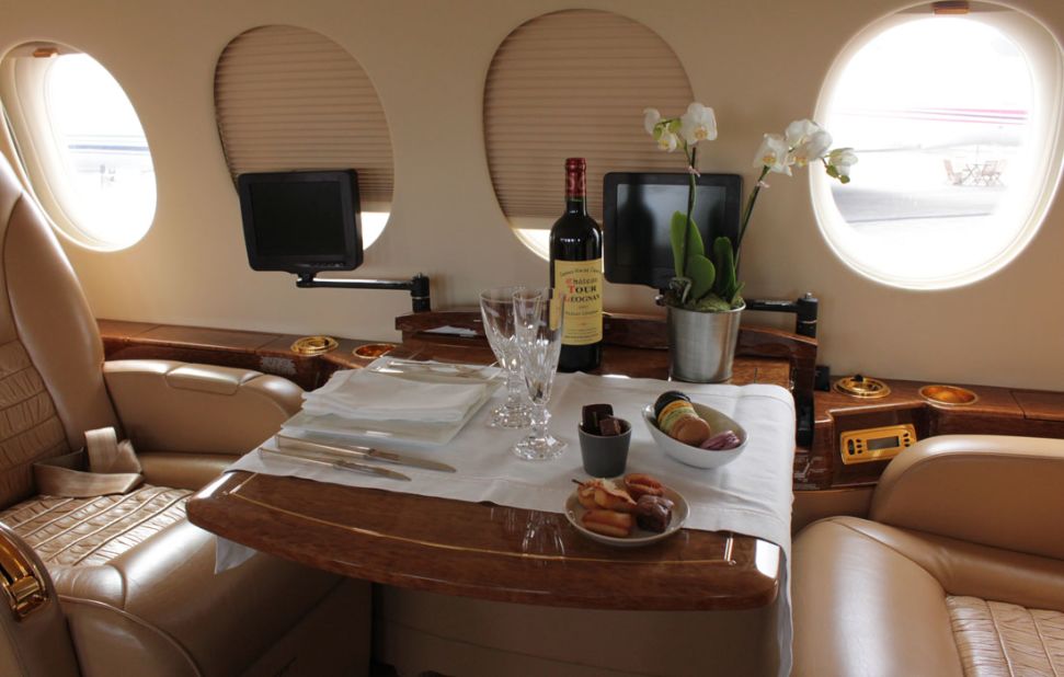 Dinner for two? The "old style" interior of a Dassault Falcon 7X.