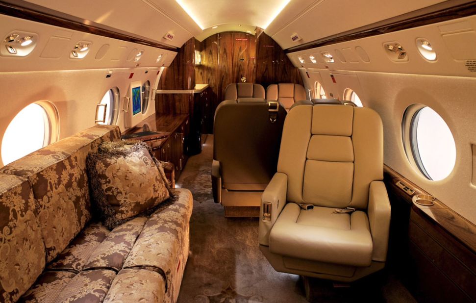 More muted tones on board the Gulfstream G550. Any interior styling is possible. 