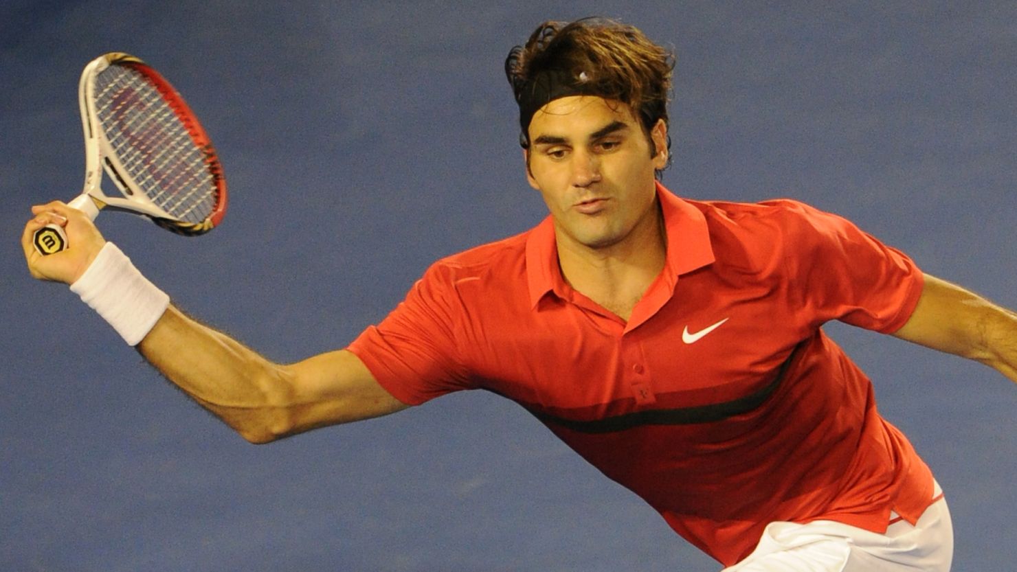 Roger Federer enjoyed a straight sets win over Nicolas Mahut at the ATP Tour 500 event in Rotterdam on Wednesday