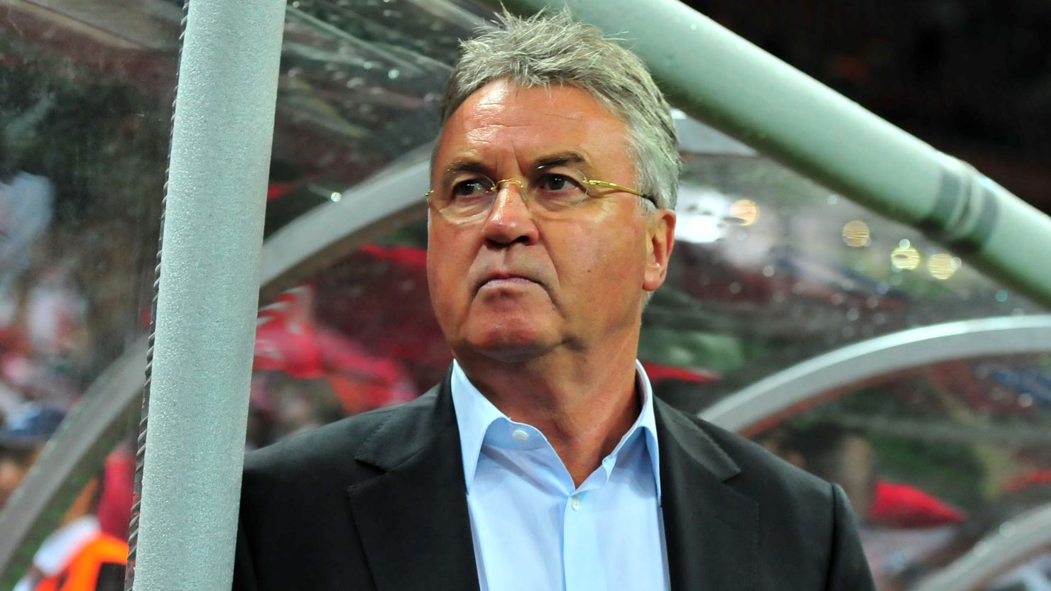 Guus Hiddink will return to international football by taking up the role of Dutch coach after World Cup in Brazil.
