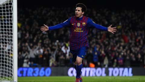 Argentina striker Lionel Messi scored four times against Valencia to take his league tally for the season to 27.