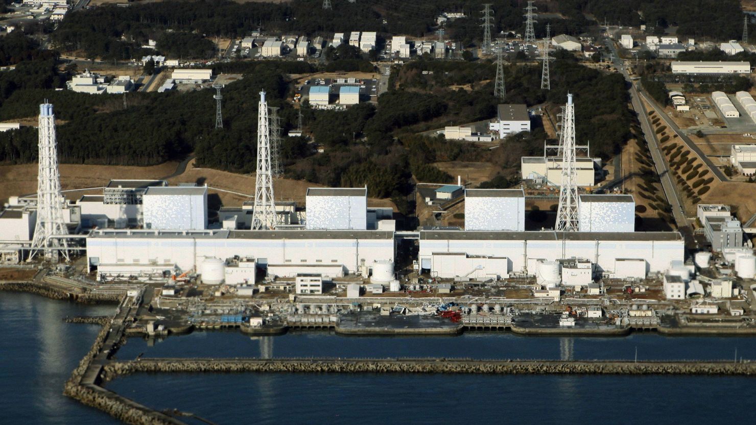 An aerial view shows the quake-damaged Fukushima nuclear power plant in the Japanese town of Futaba, Fukushima prefecture on March 12, 2011. 
