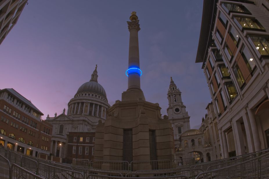 Pinsky's artwork imagines a future when the effects of runaway climate change have transformed London. A string of low-energy blue LED lights wrapped around monuments marks a time, 1,000 years in the future, when sea level rises have changed the city beyond recognition.