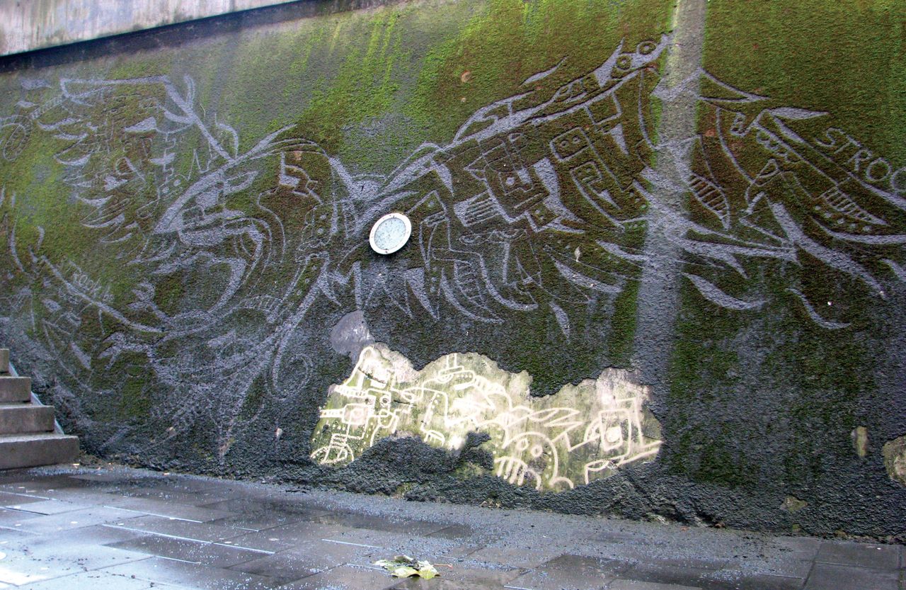 Belgian graphic designer <a href="http://www.strook.eu/" target="_blank" target="_blank">Strook</a> used a moss-covered wall in his home city of Leuven as a canvas -- employing a power-washer to create what he calls "reverse graffiti." He created this bird mural by cleaning  moss off, rather than spraying paint on. "A filthy wall became something attractive," he says. I hope some people will look at the wall in a different way and discover the beauty of nature."