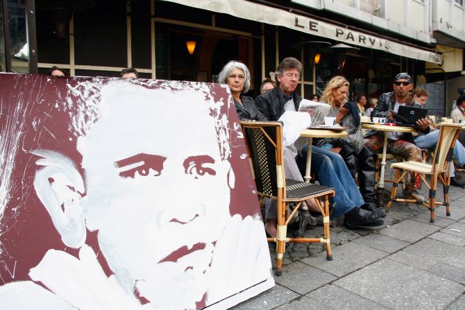 As the U.S. election race heats up, blogger Pamela Poole says Parisians are enjoying the spectacle, finding it simultaneously entertaining and horrifying.