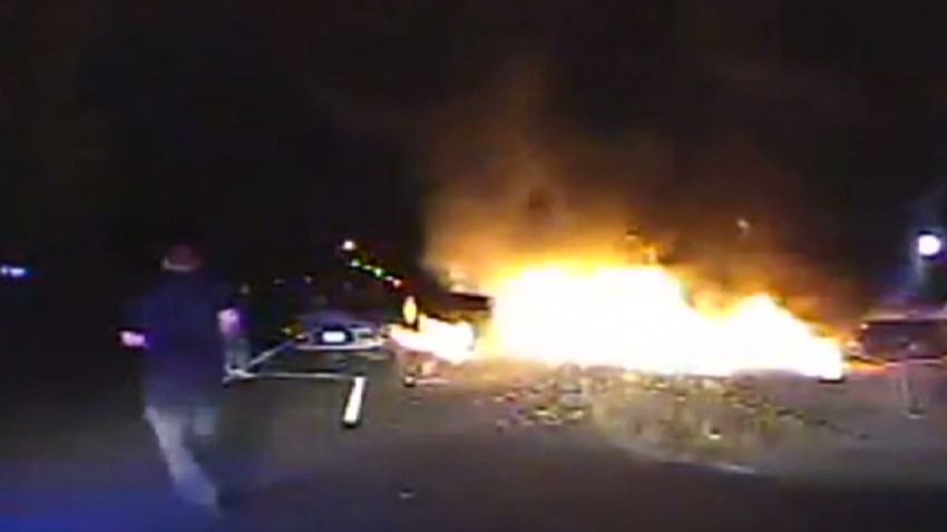 Officers Pull Man From Burning Car Cnn