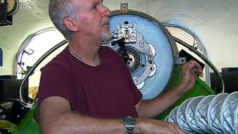 Filmmaker James Cameron enters DeepSea Challenger. - (CNN)