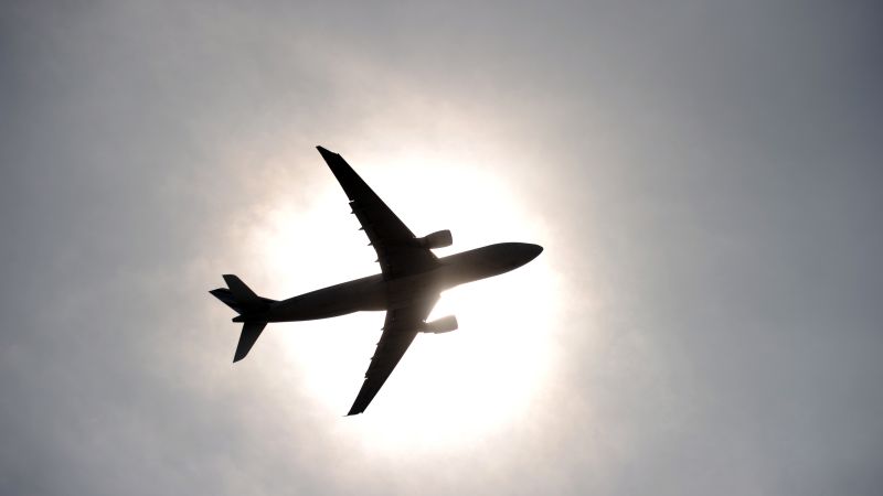 NextImg:Hacker says phone app could hijack plane | CNN Business