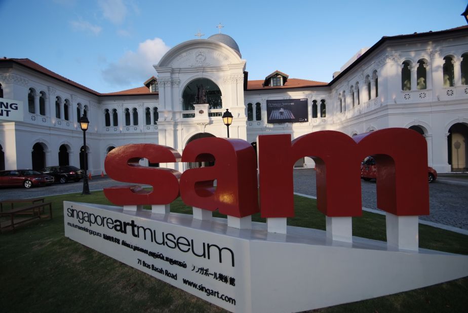The Singapore Art Museum in the heart of the city's Colonial District offers cultural activities away from the intense glare of Singapore's midday sun. Nearby museums include the Peranakan Museum and the National Museum.